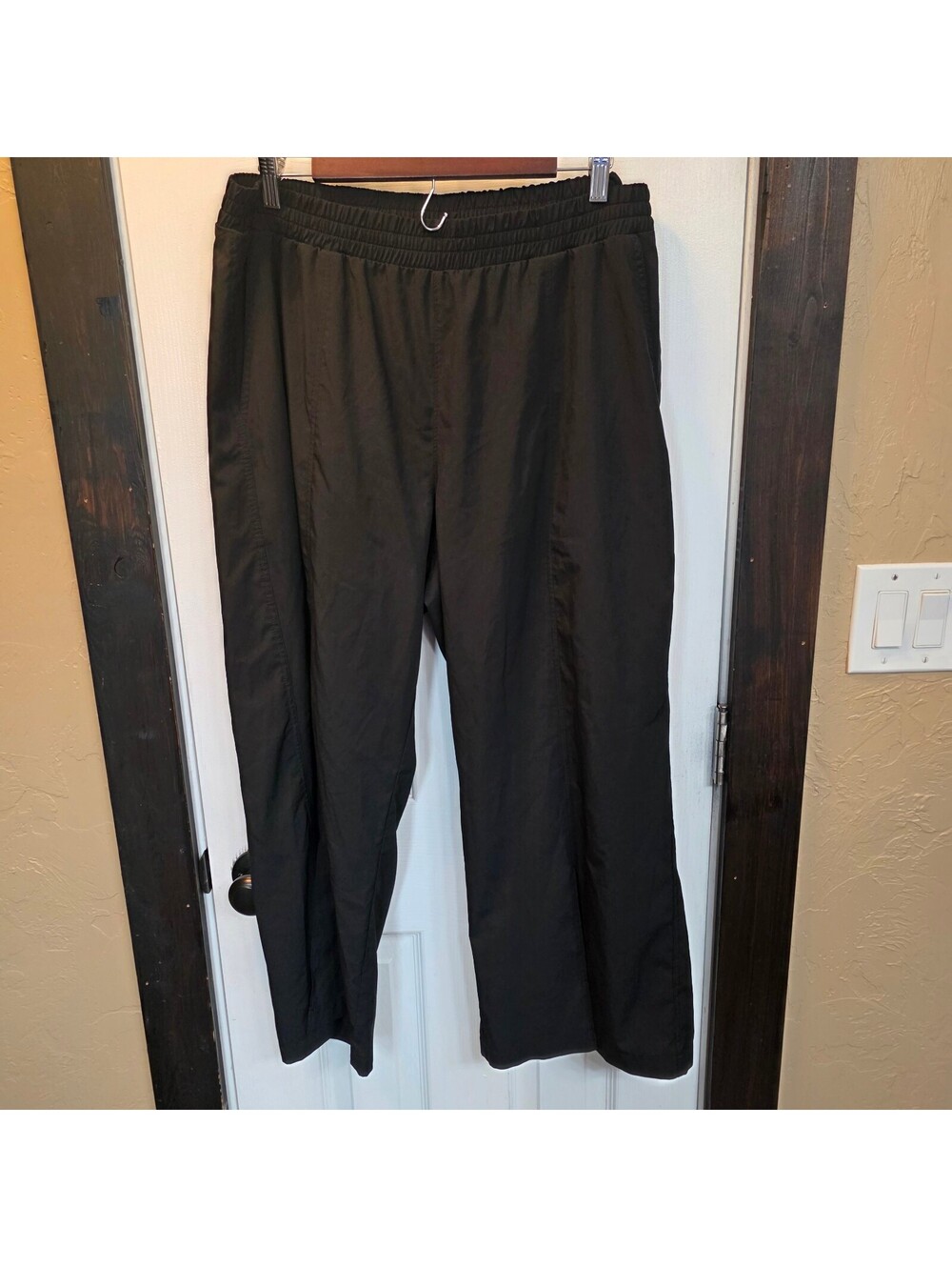 Old Navy Women's Stretchtech Black Ankle Wide Leg Pants with front slits- XL